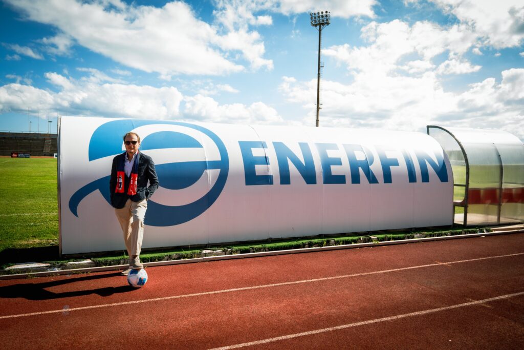 Francesco Borrelli al Polisportivo di Civitanova Marche davanti alla panchina Enerfin